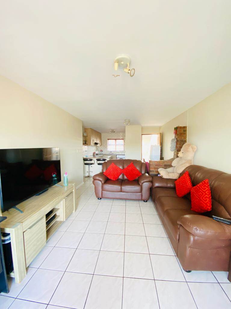 3 Bed Apartment in Sea View photo number 6