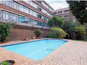 Apartment in Kew