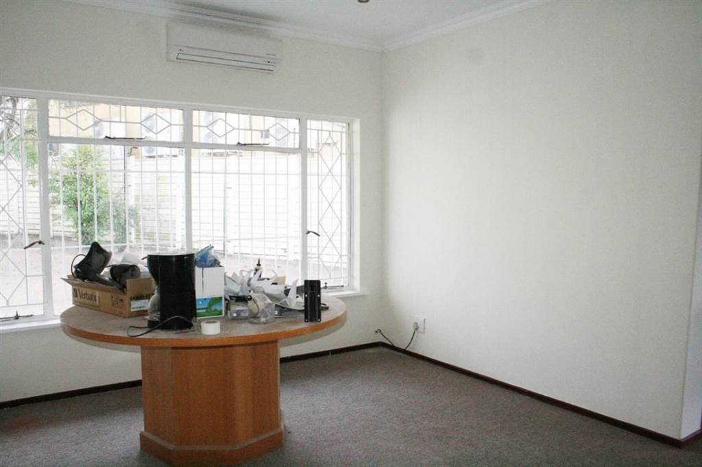 360  m² Office Space in Kensington B photo number 15