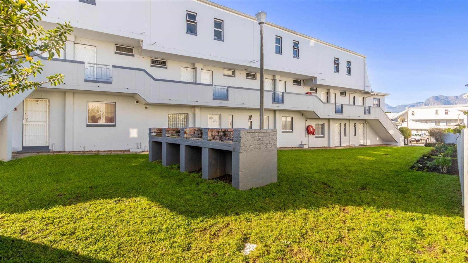 2 Bed Apartment in Northern Paarl photo number 16