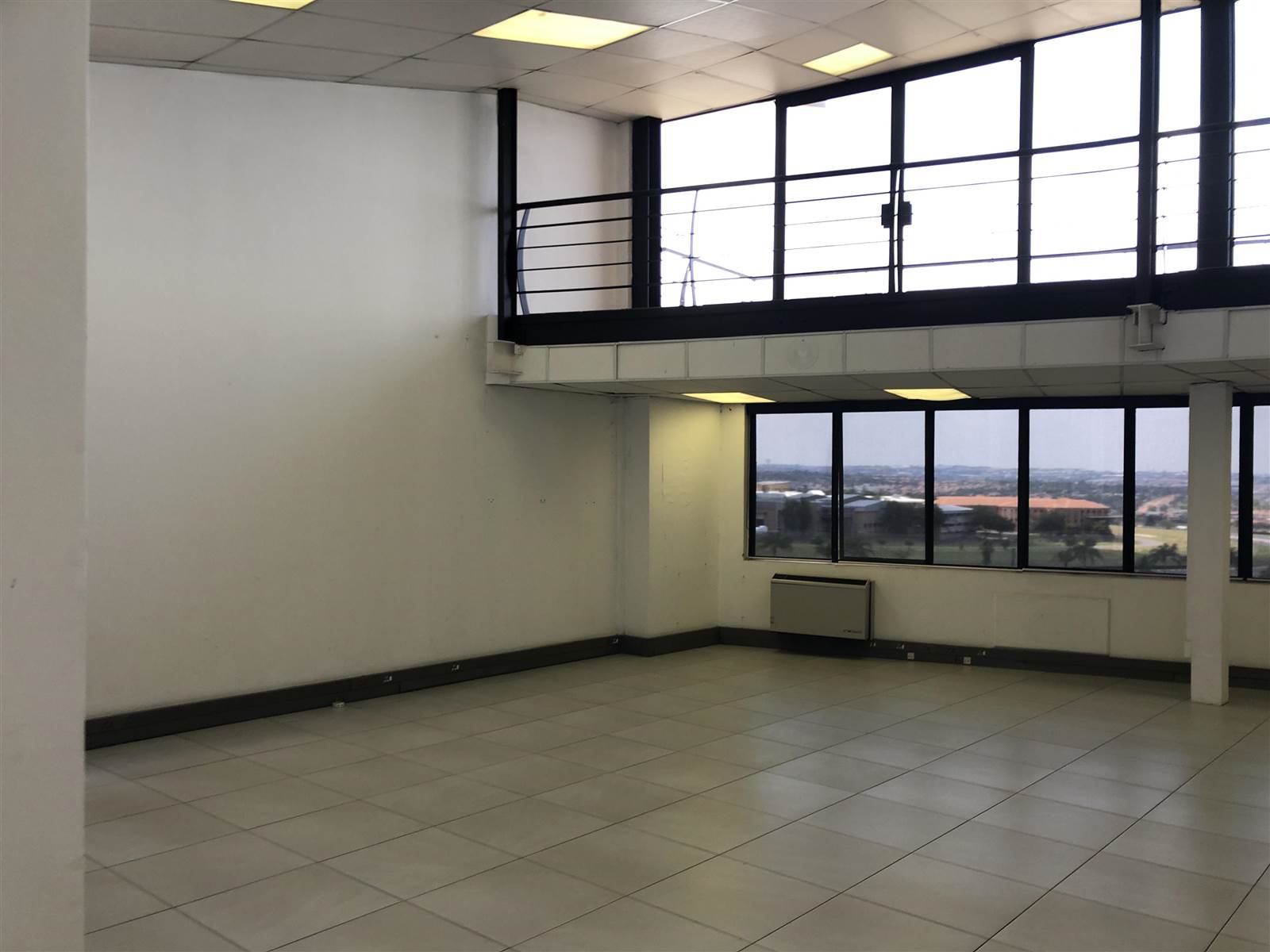 330  m² Commercial space in Kyalami photo number 25