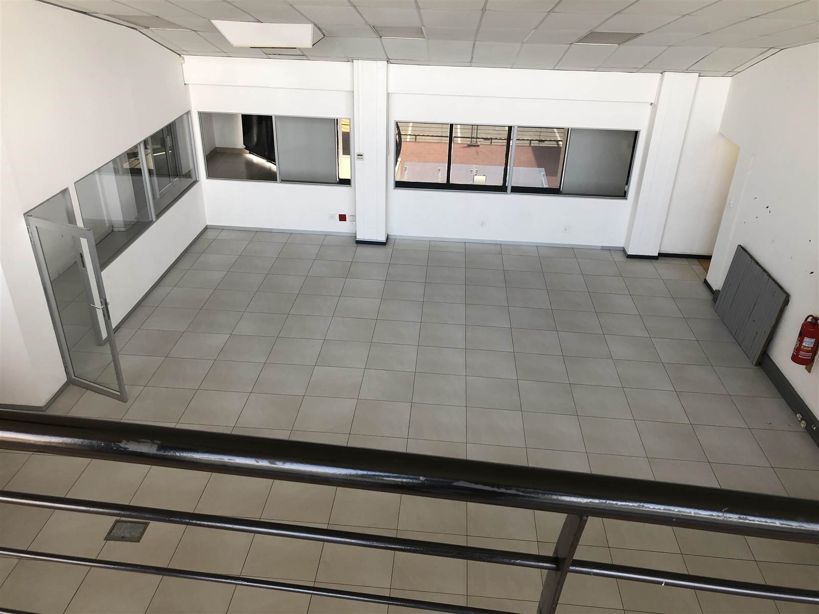 330  m² Commercial space in Kyalami photo number 20