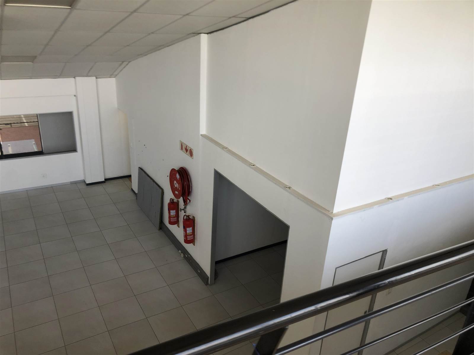 330  m² Commercial space in Kyalami photo number 21