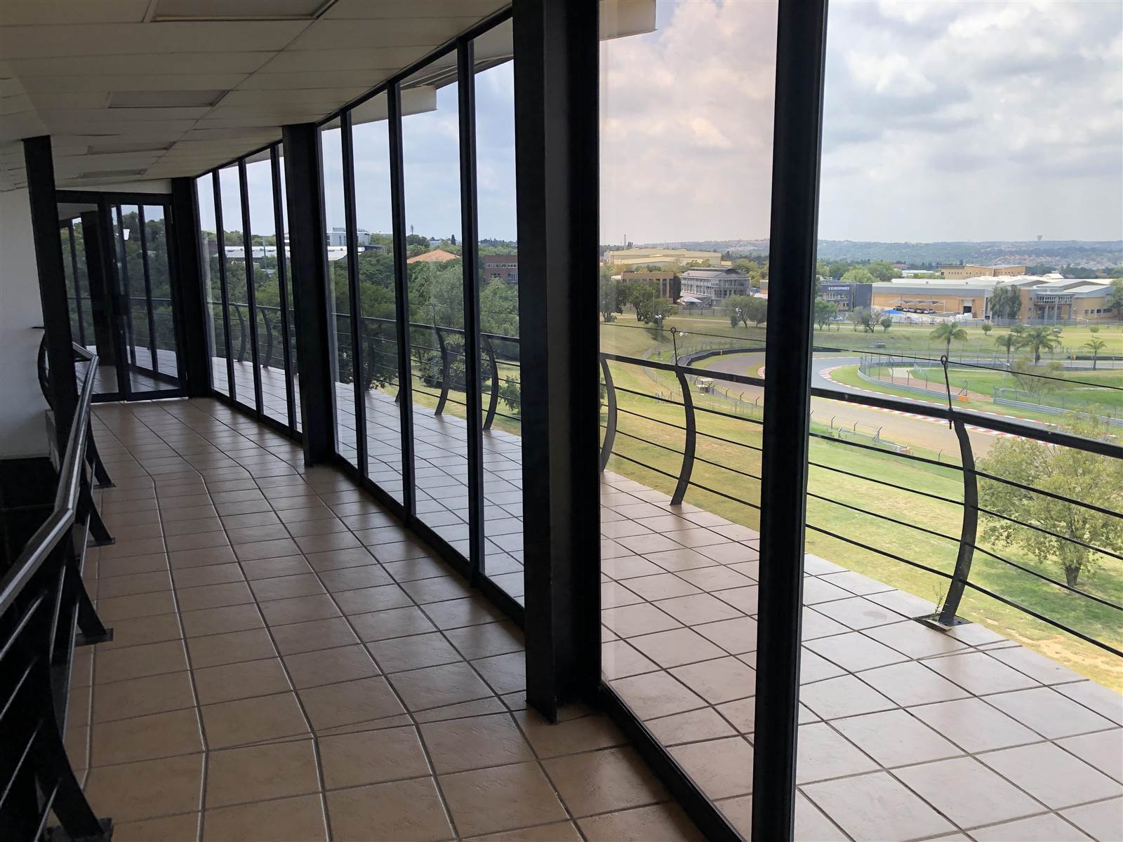 330  m² Commercial space in Kyalami photo number 15