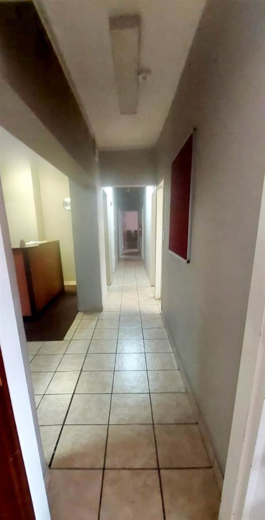 632  m² Commercial space in Rustenburg Central photo number 4