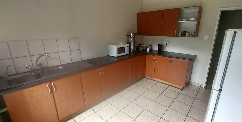 632  m² Commercial space in Rustenburg Central photo number 7