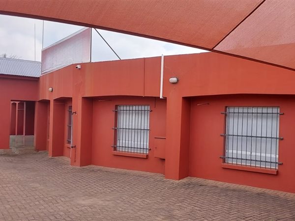 632  m² Commercial space in Rustenburg Central