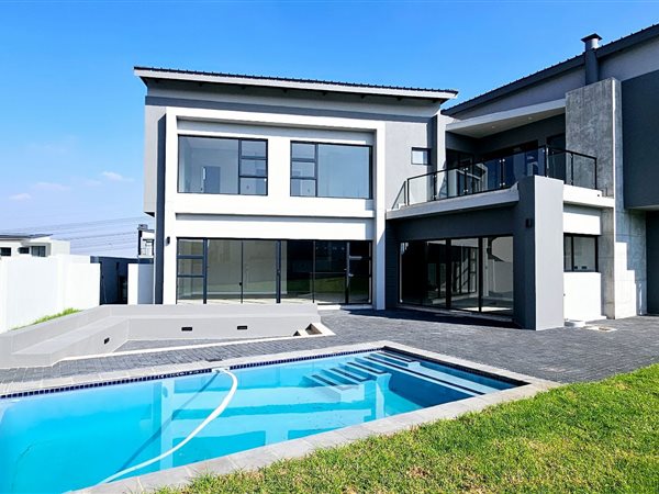 4 Bedroom House 4 Bedroom House