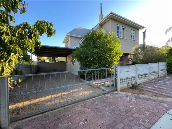 4 Bedroom House 4 Bedroom House
