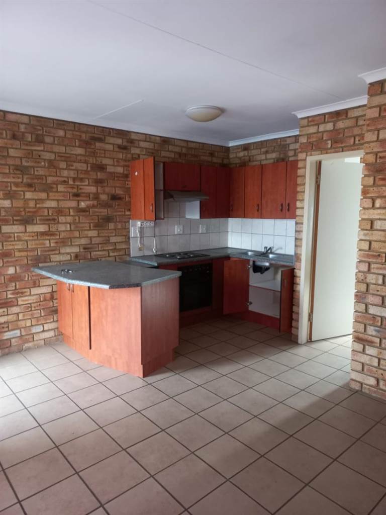 1 Bed Apartment in Parys photo number 4