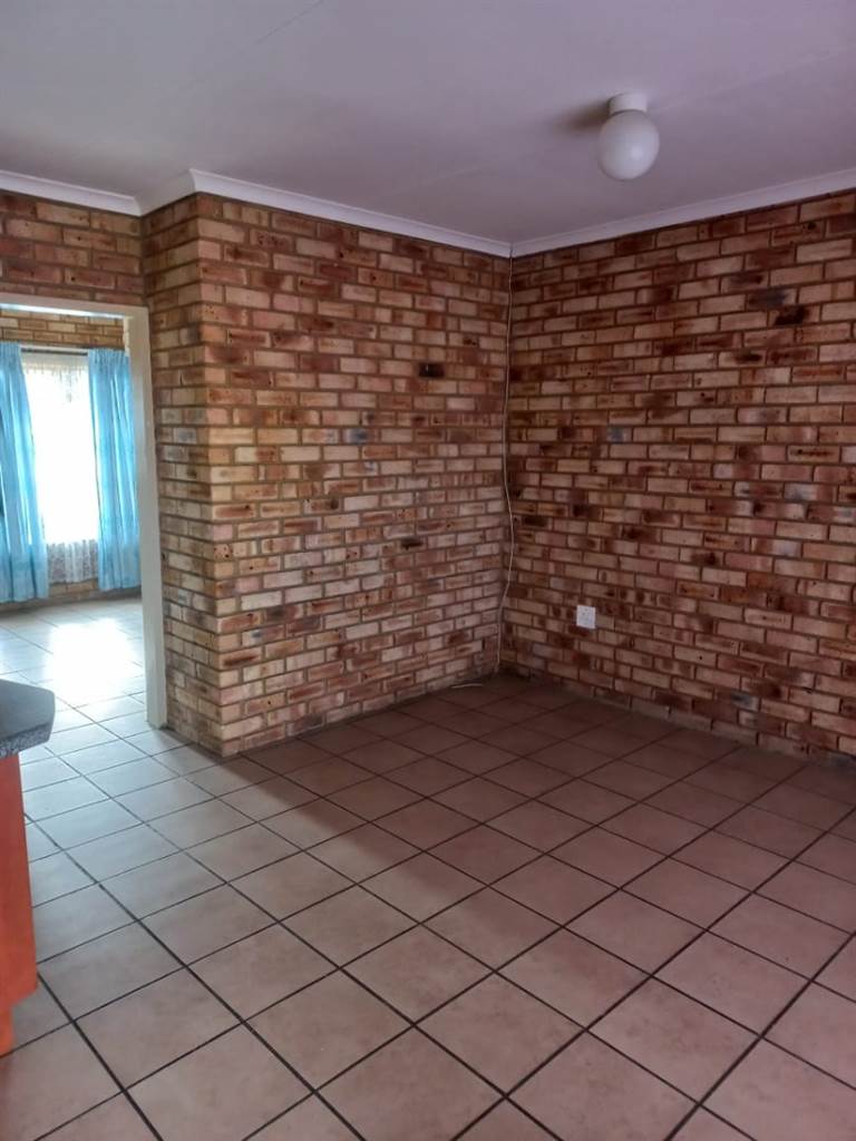 1 Bed Apartment in Parys photo number 5