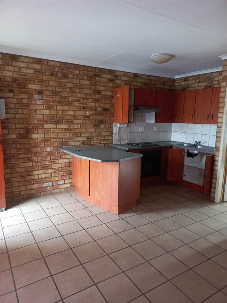 1 Bed Apartment in Parys photo number 3