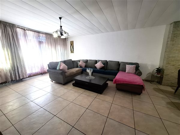 3 Bedroom Duplex 3 Bedroom Duplex