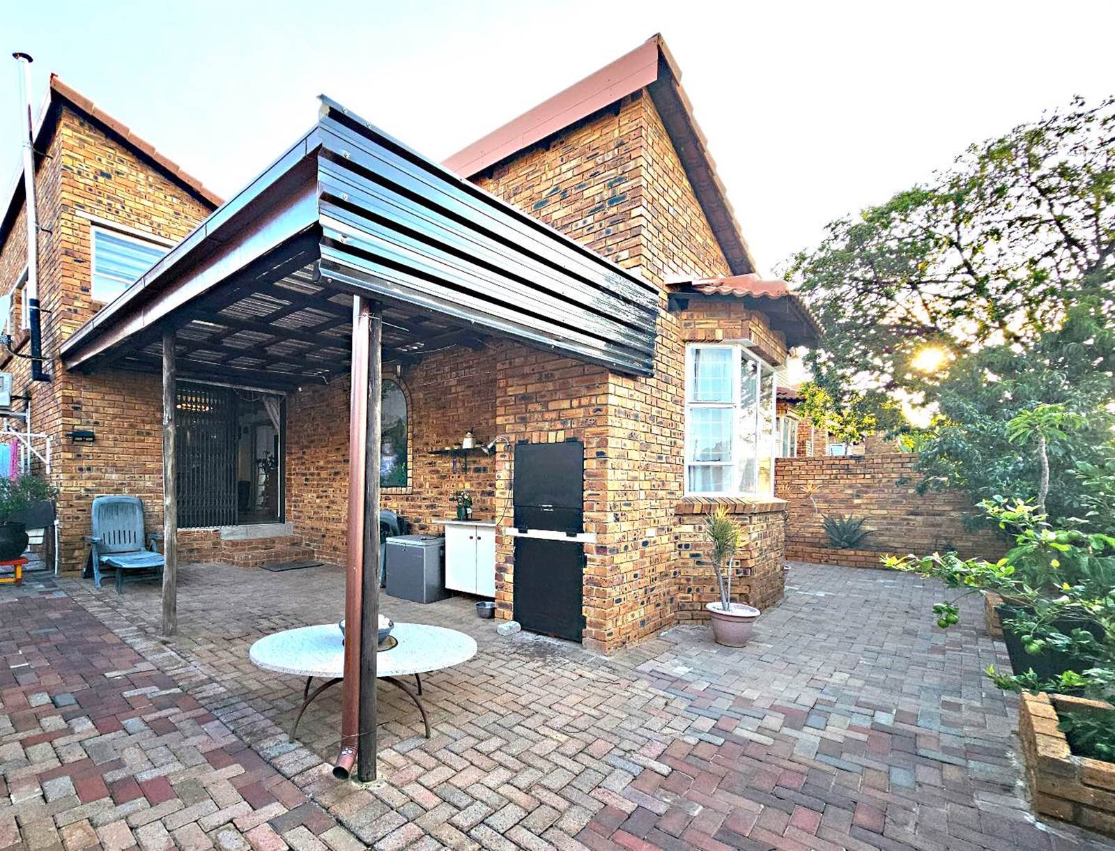 4 Bed Townhouse in Radiokop photo number 22