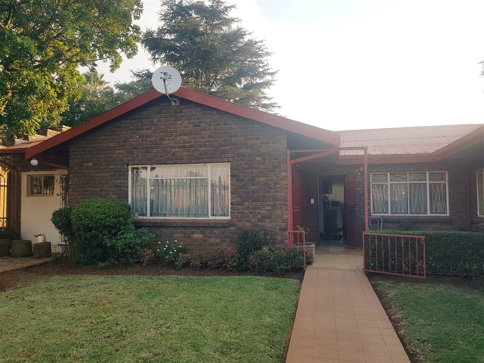 7 Bed House in Laudium photo number 1