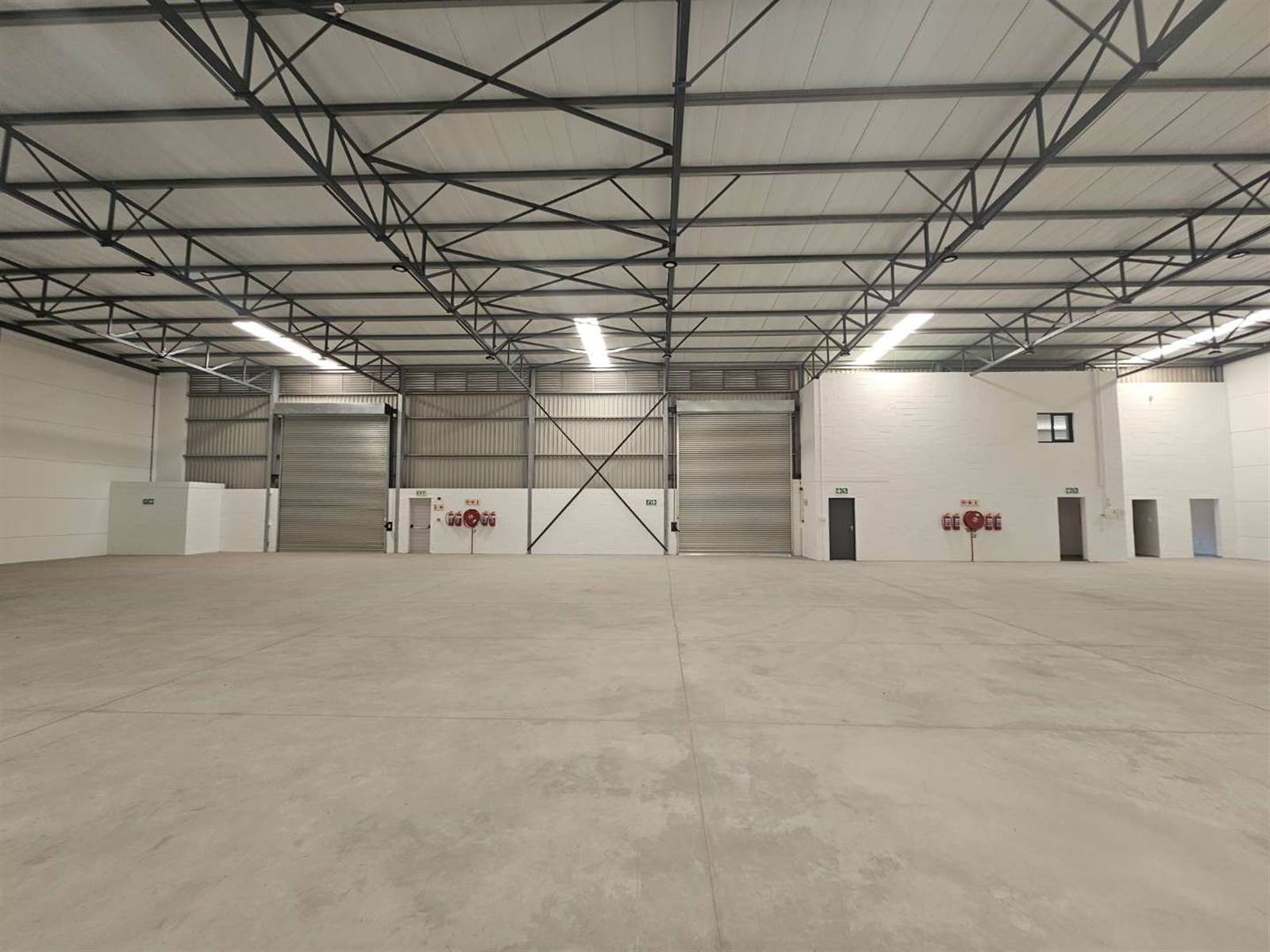 975  m² Industrial space in Bellville Central photo number 4