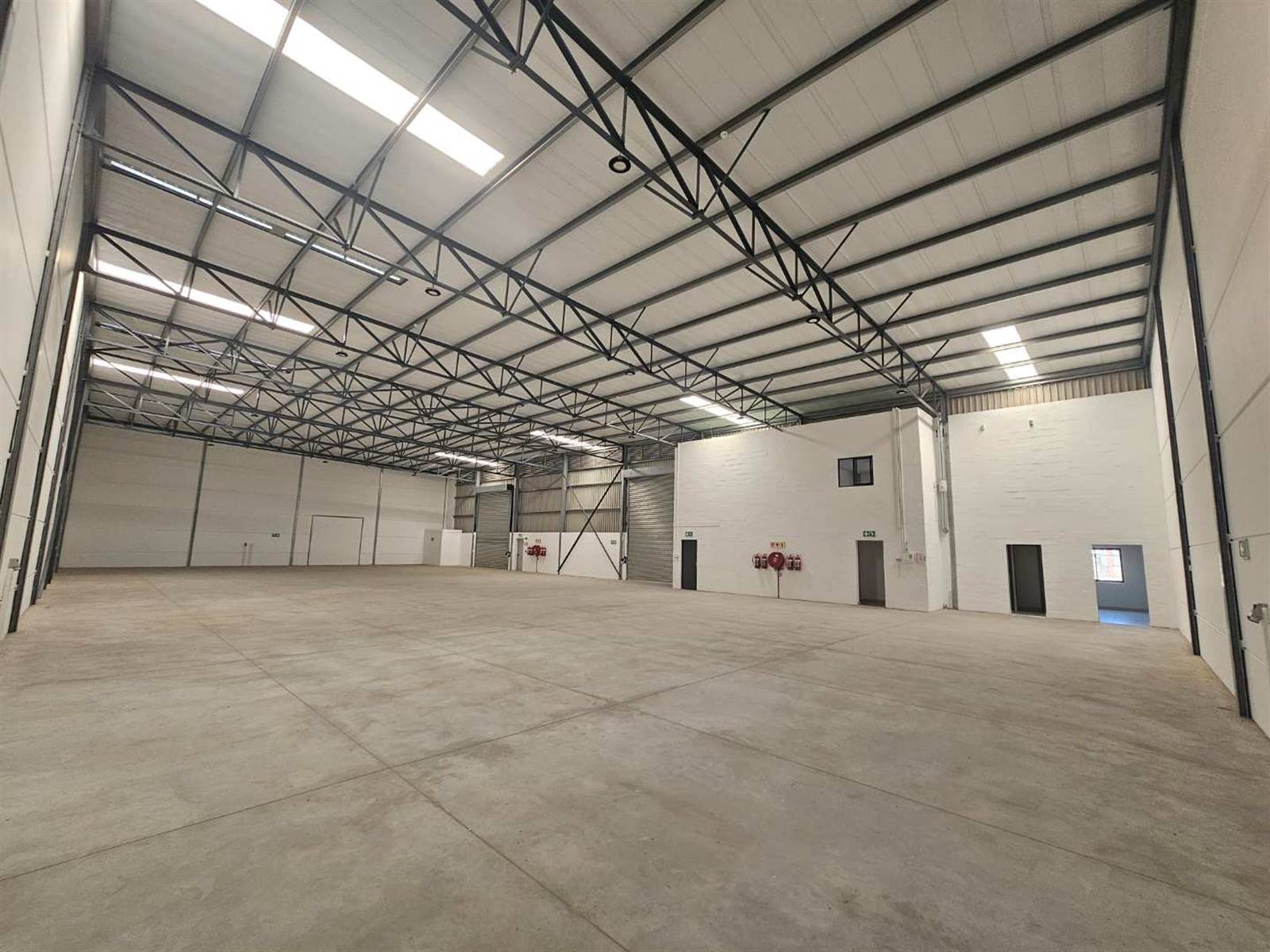 975  m² Industrial space in Bellville Central photo number 3