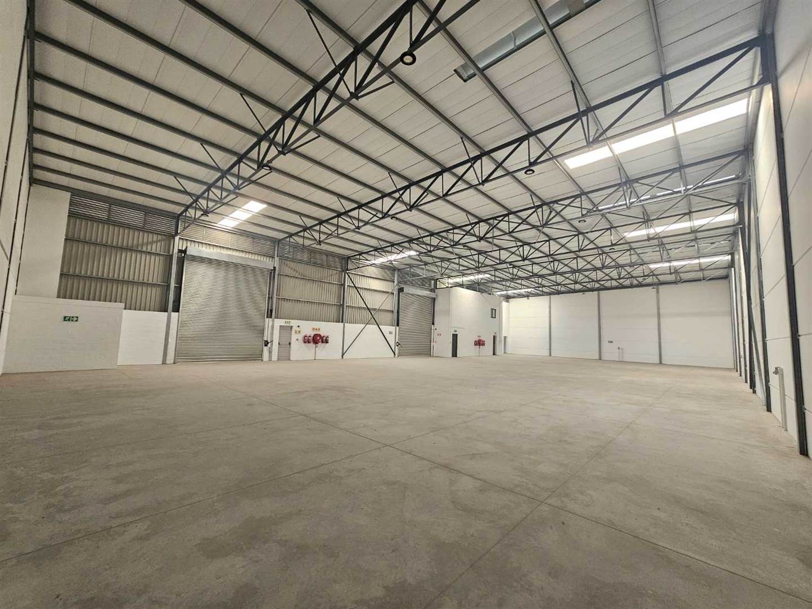 975  m² Industrial space in Bellville Central photo number 1