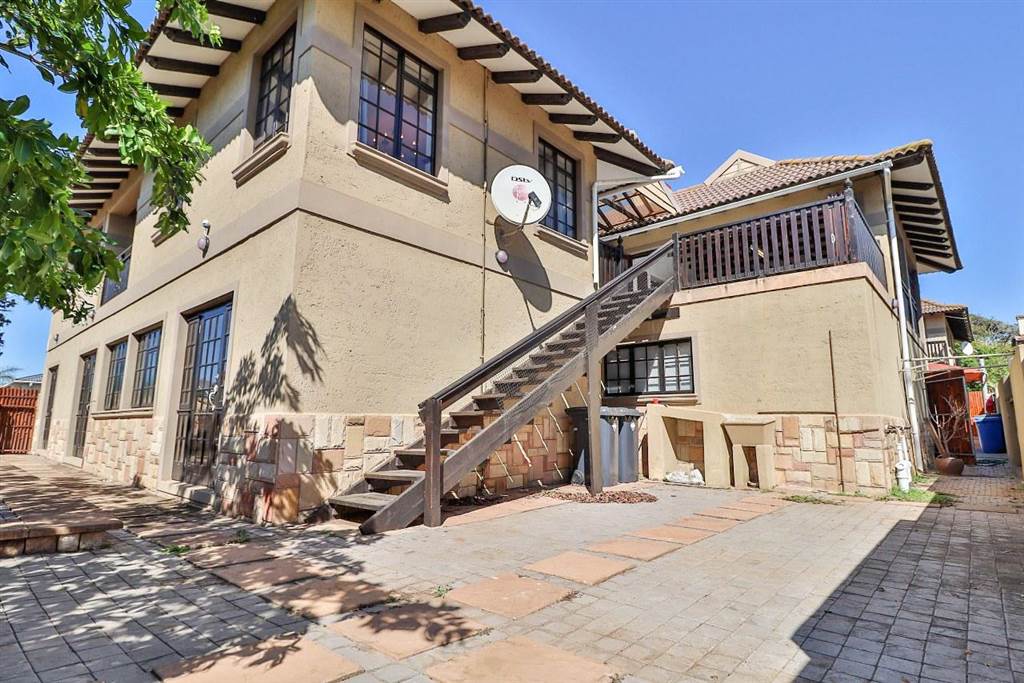 7 Bed Townhouse for sale in Jeffreys Bay T4849291 Private Property