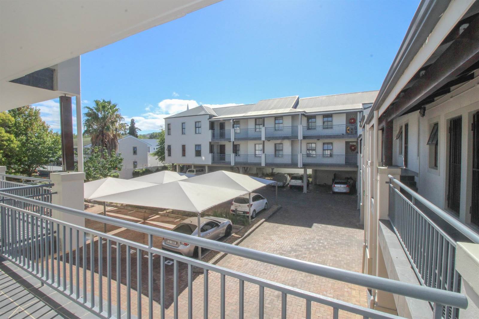 2 Bed Apartment in Stellenbosch Central photo number 11