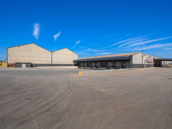 27 300  m² Industrial space