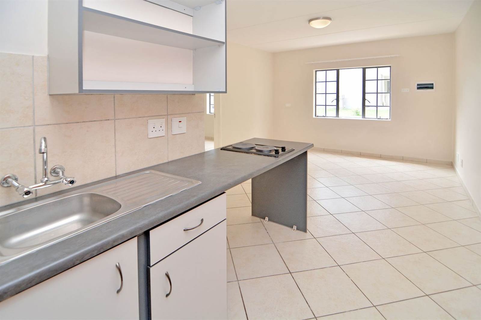 2 Bed Apartment in Jabulani photo number 7