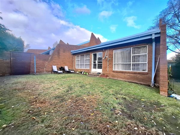 3 Bedroom Townhouse 3 Bedroom Townhouse