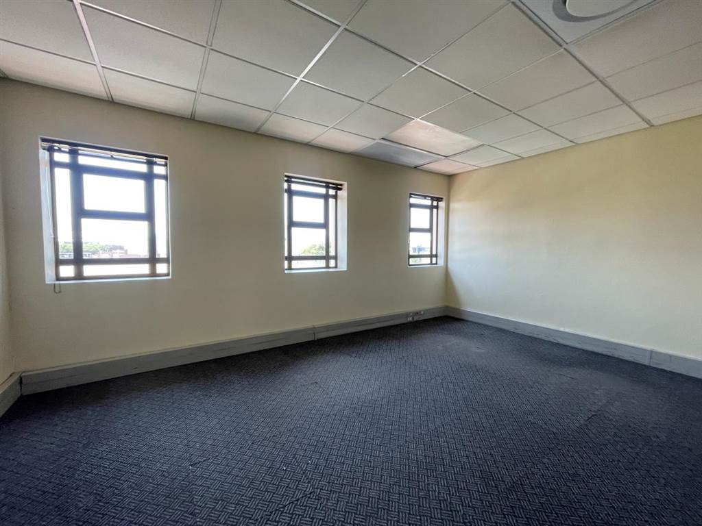 414  m² Commercial space in Milnerton Central photo number 18