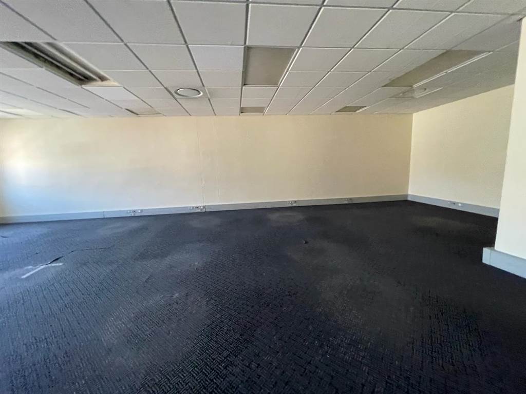 414  m² Commercial space in Milnerton Central photo number 8