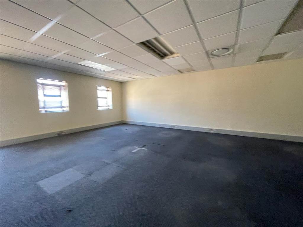 414  m² Commercial space in Milnerton Central photo number 13