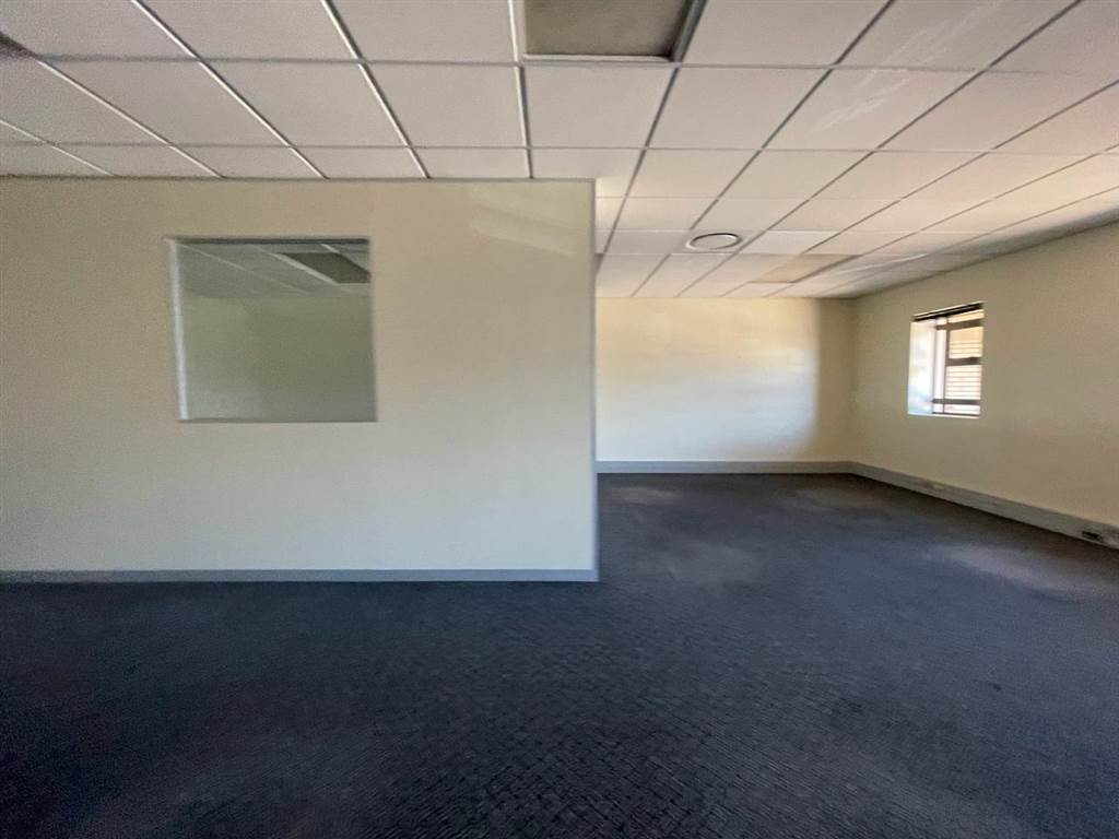 414  m² Commercial space in Milnerton Central photo number 14
