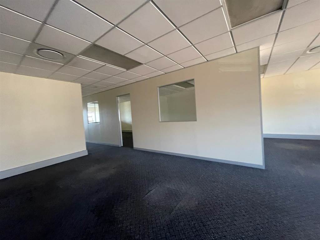 414  m² Commercial space in Milnerton Central photo number 11