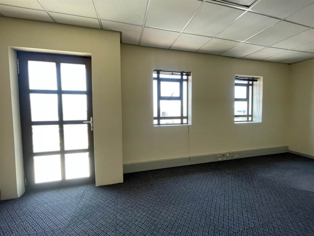 414  m² Commercial space in Milnerton Central photo number 19