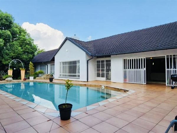 4 Bedroom House 4 Bedroom House
