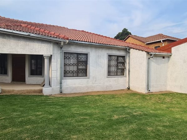 4 Bed House in South Hills