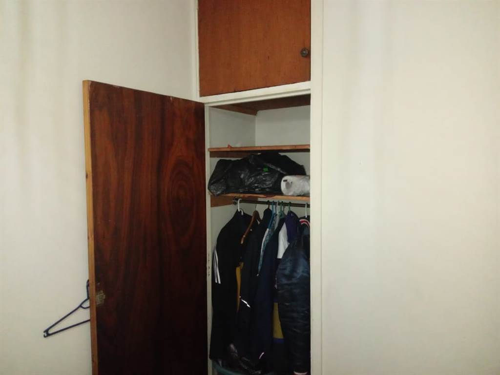 2 Bed Flat in Muckleneuk photo number 3