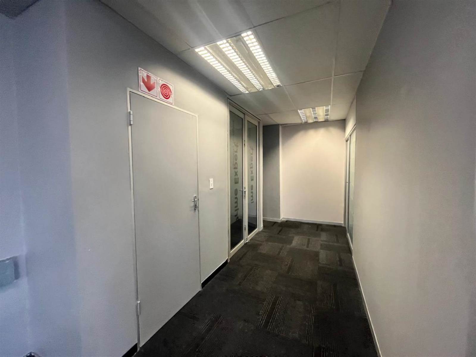 223  m² Commercial space in Rosebank photo number 16