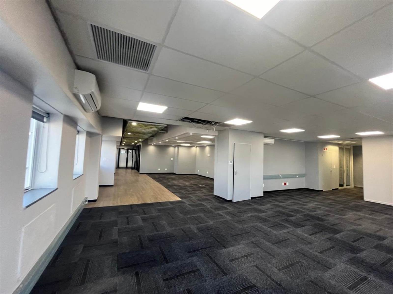 223  m² Commercial space in Rosebank photo number 10