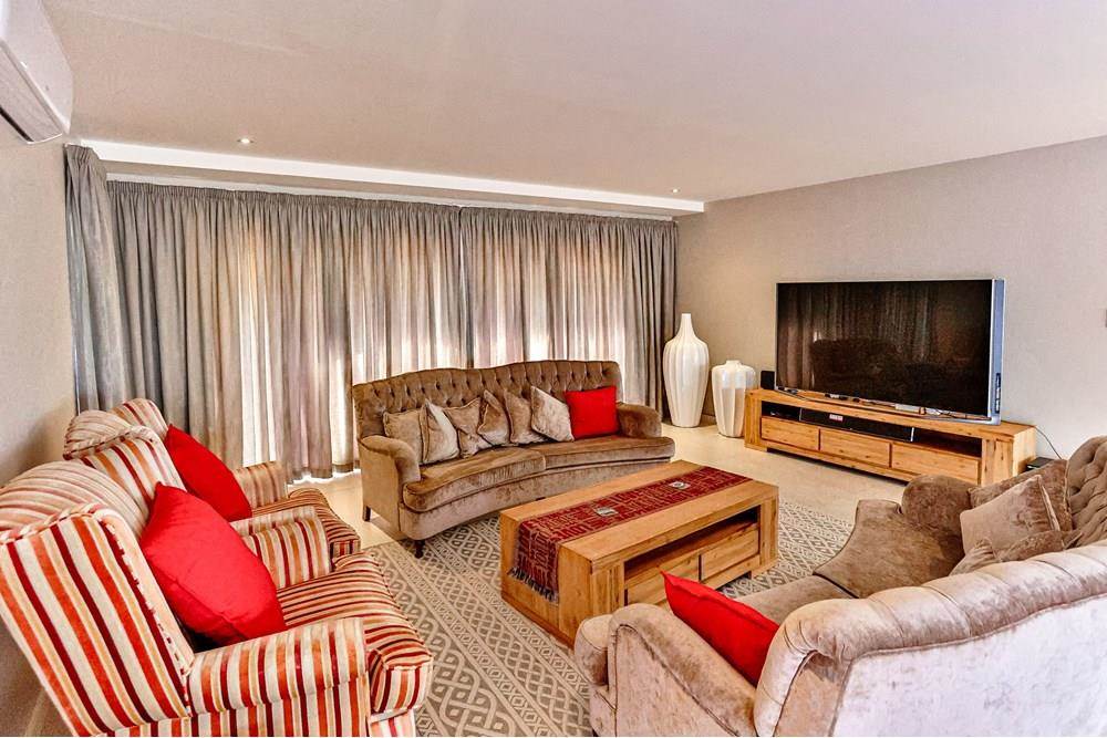 4 Bed Townhouse in Zimbali Estate photo number 12