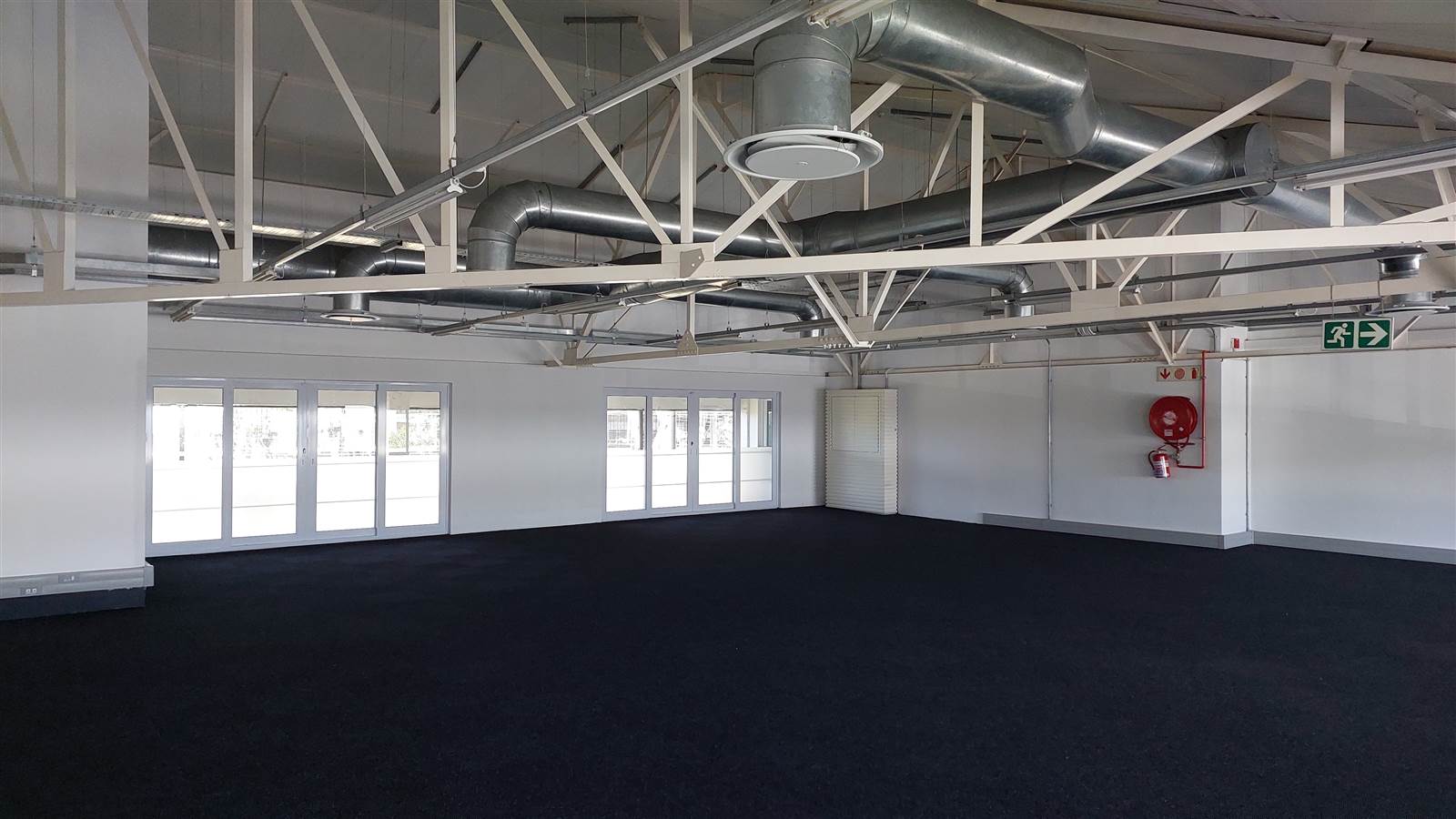 168  m² Industrial space in Stamford Hill photo number 2