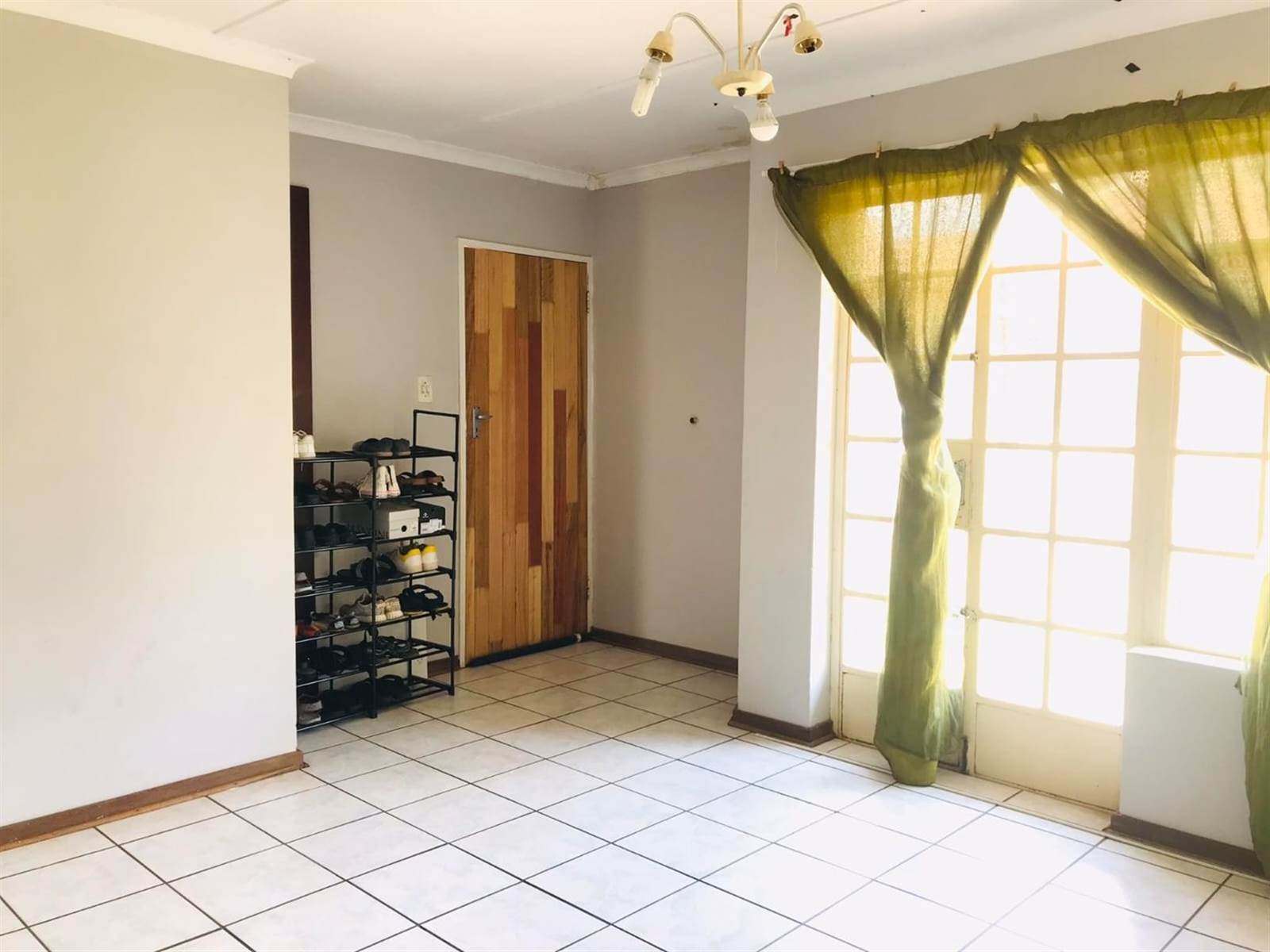 2 Bed Apartment in Thaba Nchu photo number 9