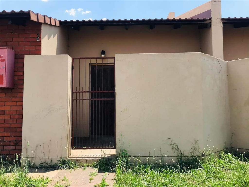 2 Bed Apartment in Thaba Nchu photo number 22