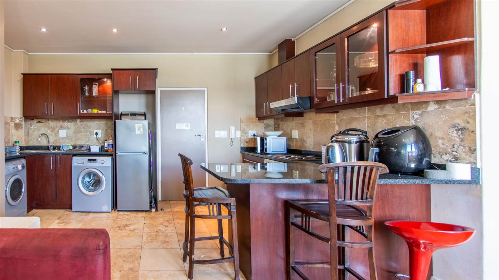 2 Bed Apartment in Paarl Central West photo number 4