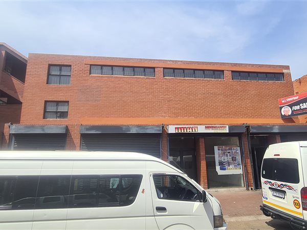 63  m² Commercial space