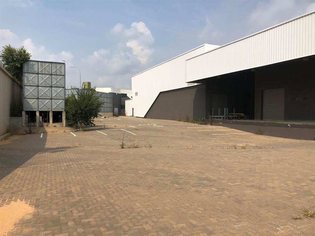3850  m² Industrial space in Chloorkop photo number 25