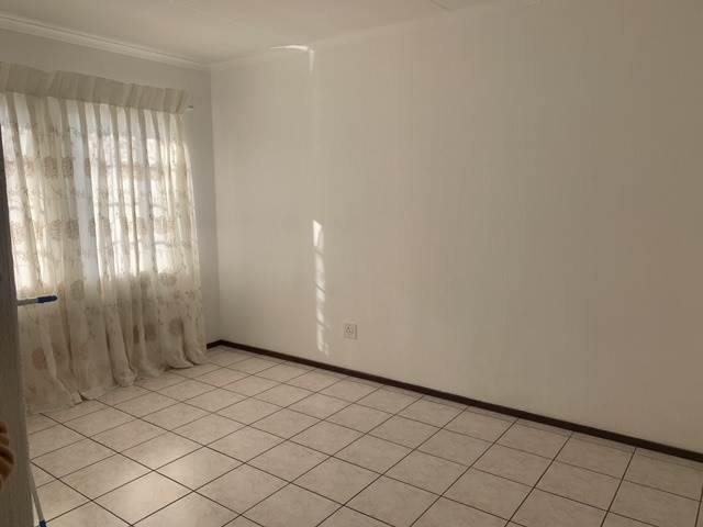 3 Bed Townhouse in Bezuidenhout Valley photo number 5