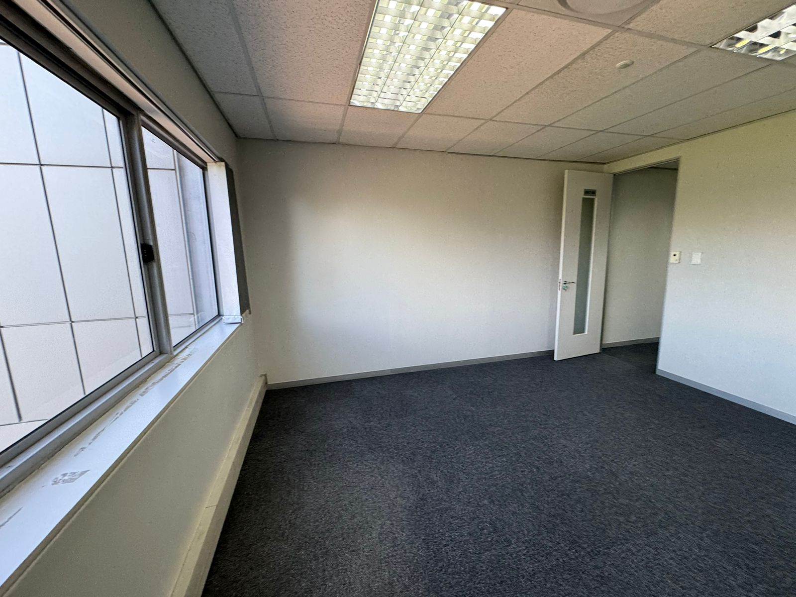 30  m² Commercial space in Sandown photo number 24