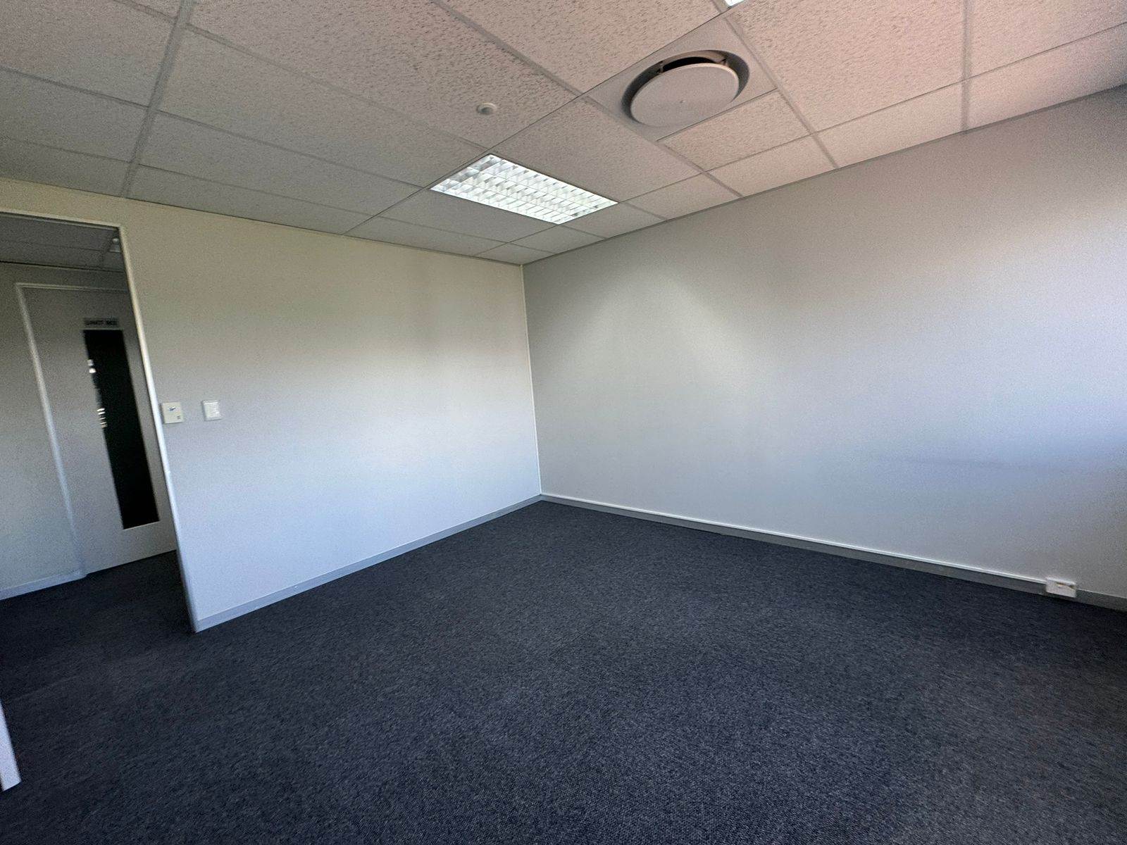 30  m² Commercial space in Sandown photo number 18