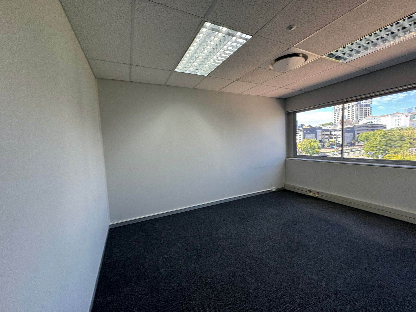 30  m² Commercial space in Sandown photo number 30