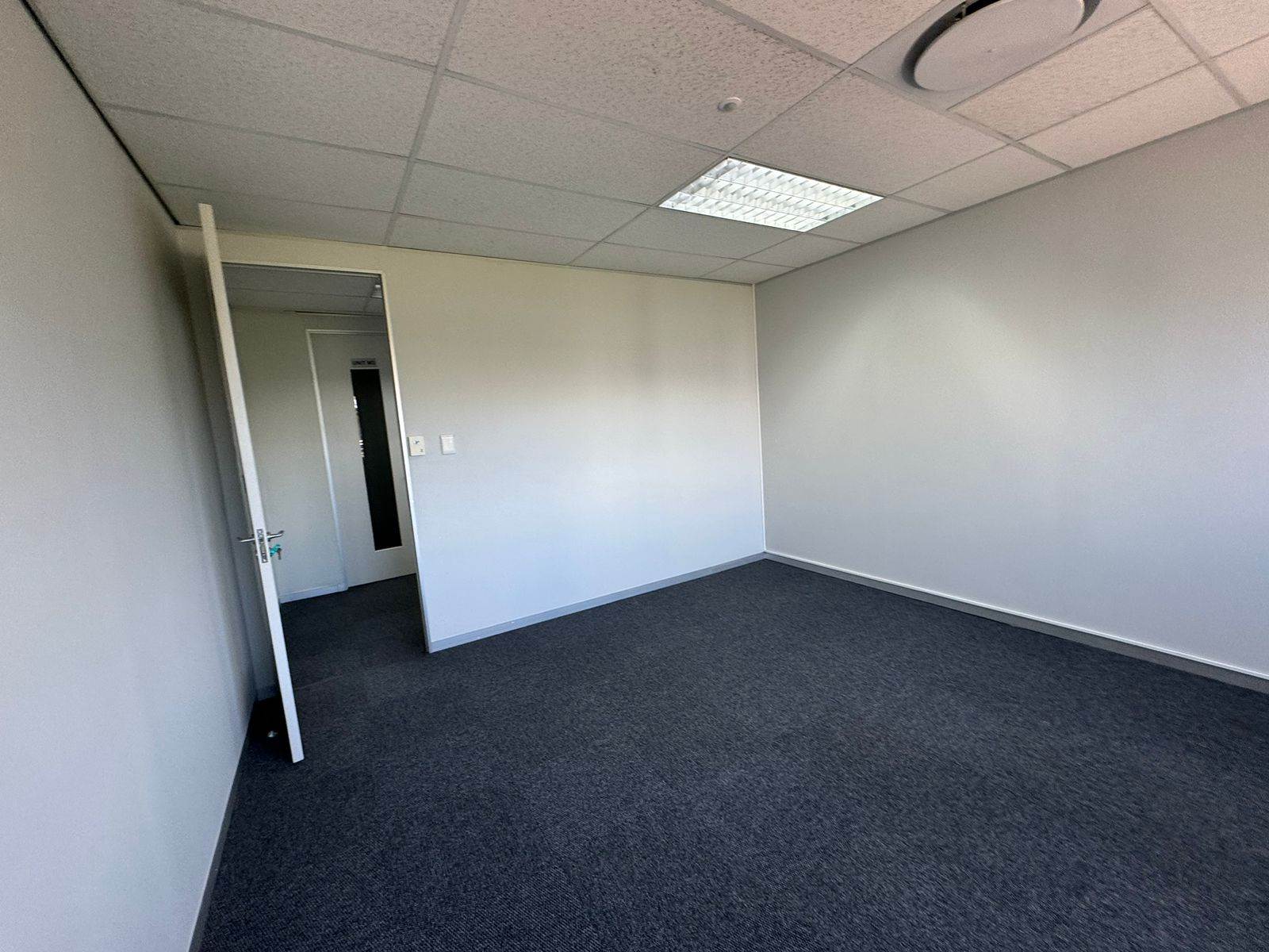 30  m² Commercial space in Sandown photo number 15